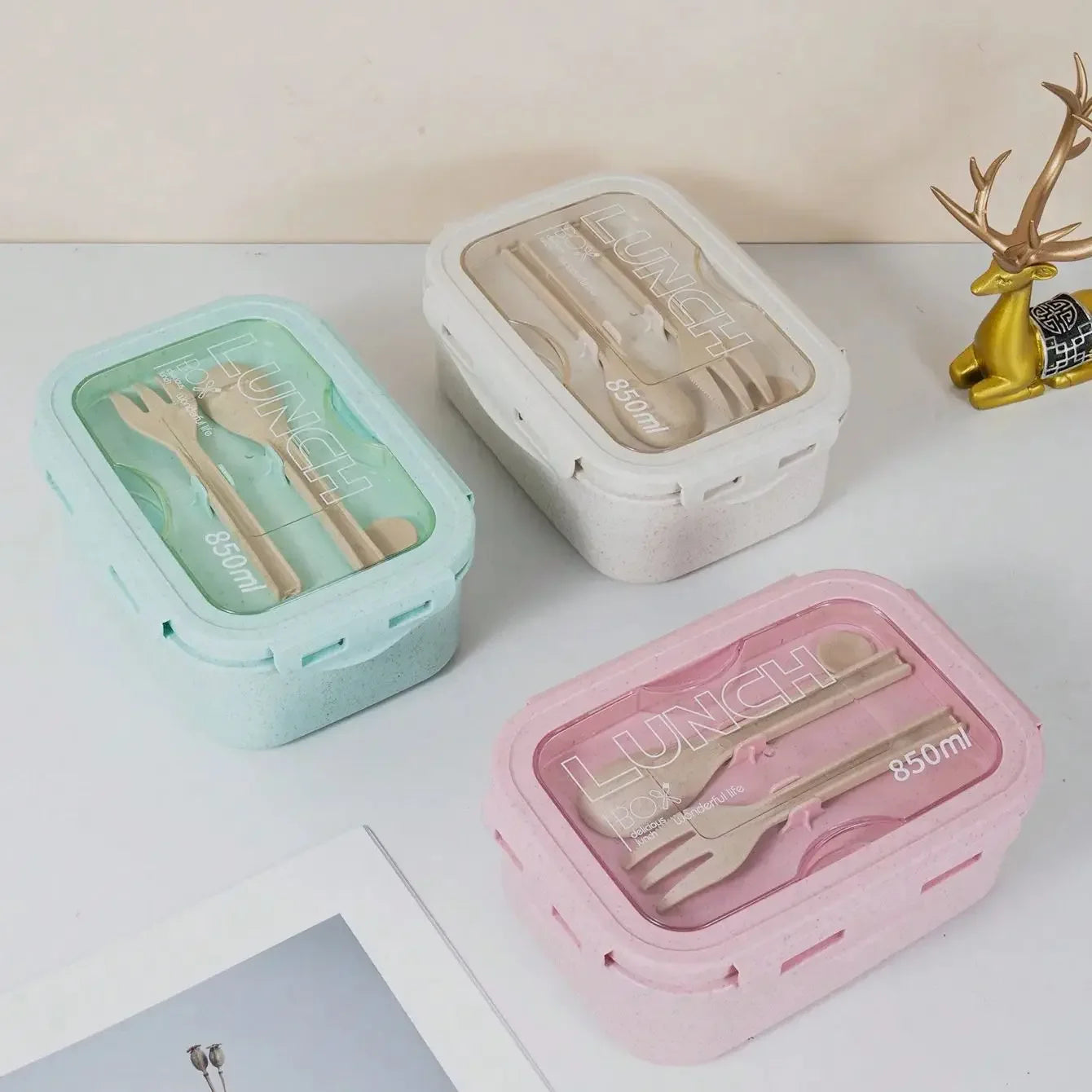 1pc solid color square lunch box, sealed with tableware, microwave-safe for office workers.