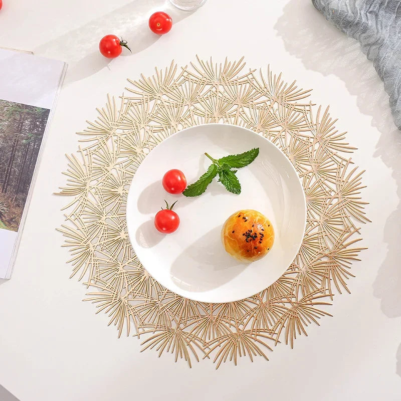 Leaf-Shaped Gold Placemats – Set of 4/6, PVC Cutout Design