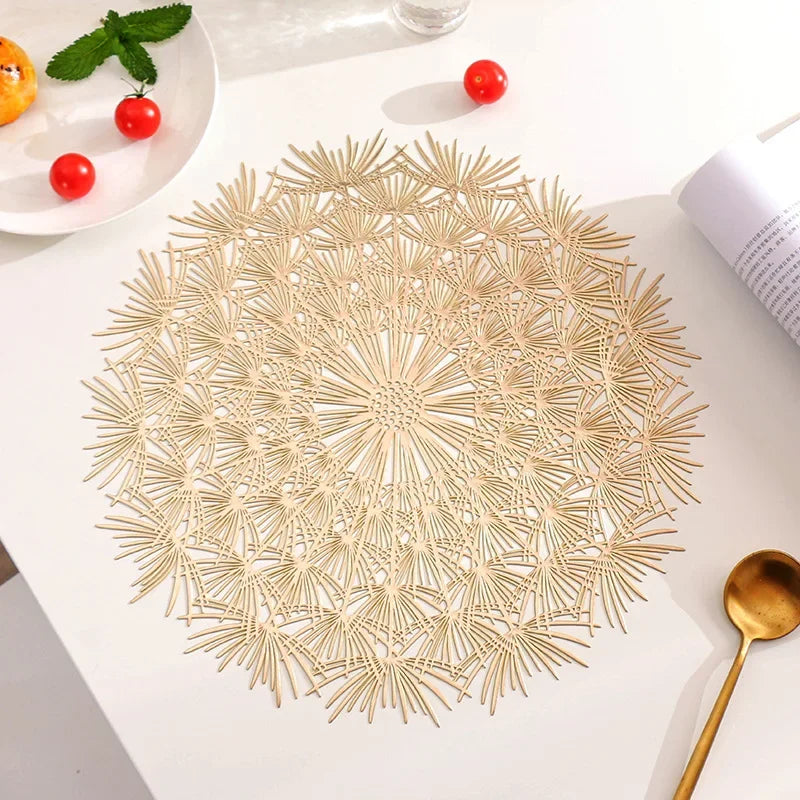 Leaf-Shaped Gold Placemats – Set of 4/6, PVC Cutout Design