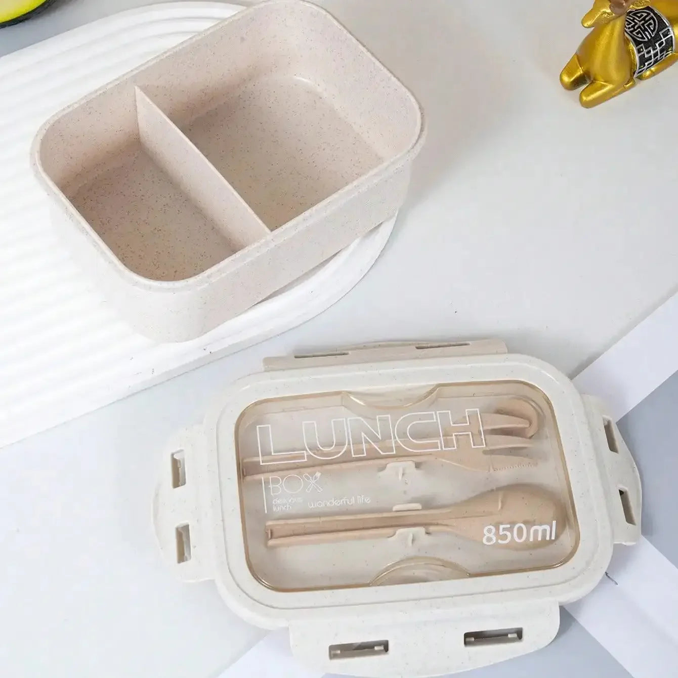 1pc solid color square lunch box, sealed with tableware, microwave-safe for office workers.